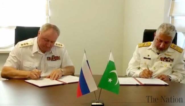  پاکستان و روسـیه تفاهمنامه همکاری دریایی امضا کردند